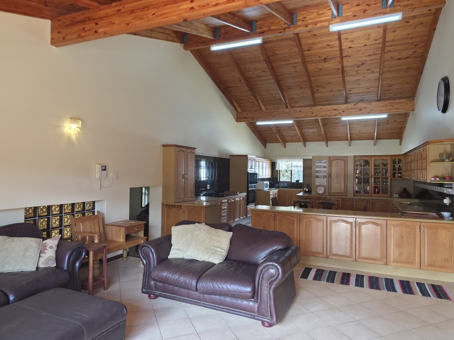 9 Bedroom Property for Sale in Noorsekloof Eastern Cape